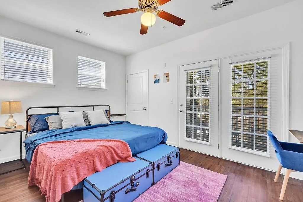 King Luxe Studio Near Shopping & Entertainment Charlotte 0*,