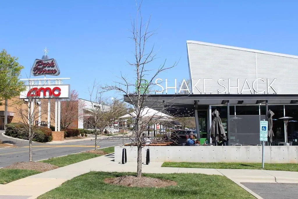 King Luxe Studio Near Shopping & Entertainment Charlotte 0*,  USA