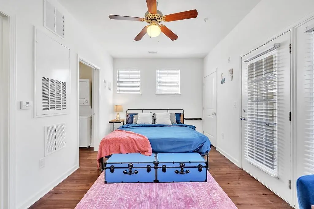 King Luxe Studio Near Shopping & Entertainment Charlotte